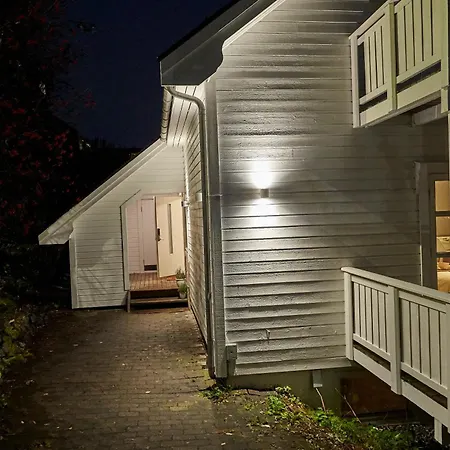 Stilfull Sentrumsnær Lejlighed *